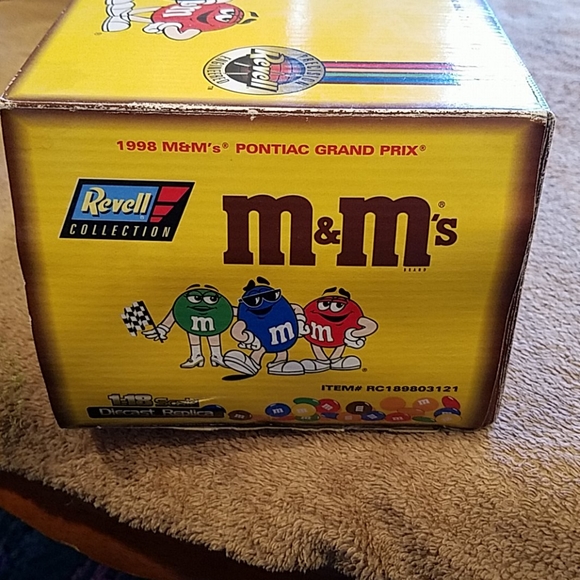 Revell Collection  1:18 Scale #36 Ernie Irvan Die - Picture 3 of 12